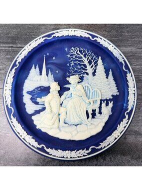 Incolay Christmas Cameo Collector Plate Sleigh Scene 1994 Under the Stars